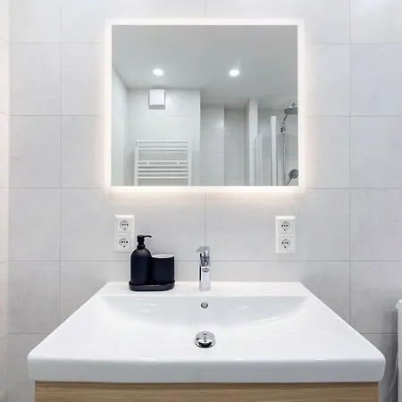 Chic 2Br Downtown To Work, Rest & Explore Luxembourg Exterior photo