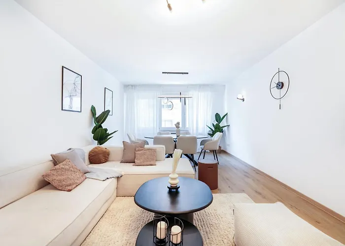 Chic 2Br Downtown To Work, Rest & Explore