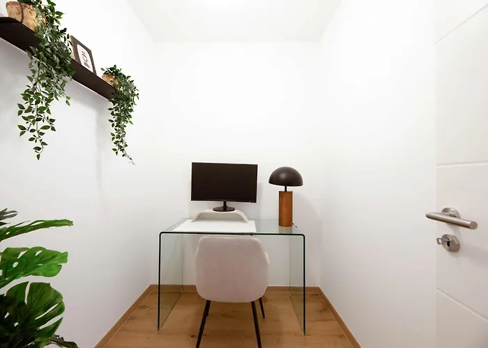 Chic 2Br Downtown To Work, Rest & Explore