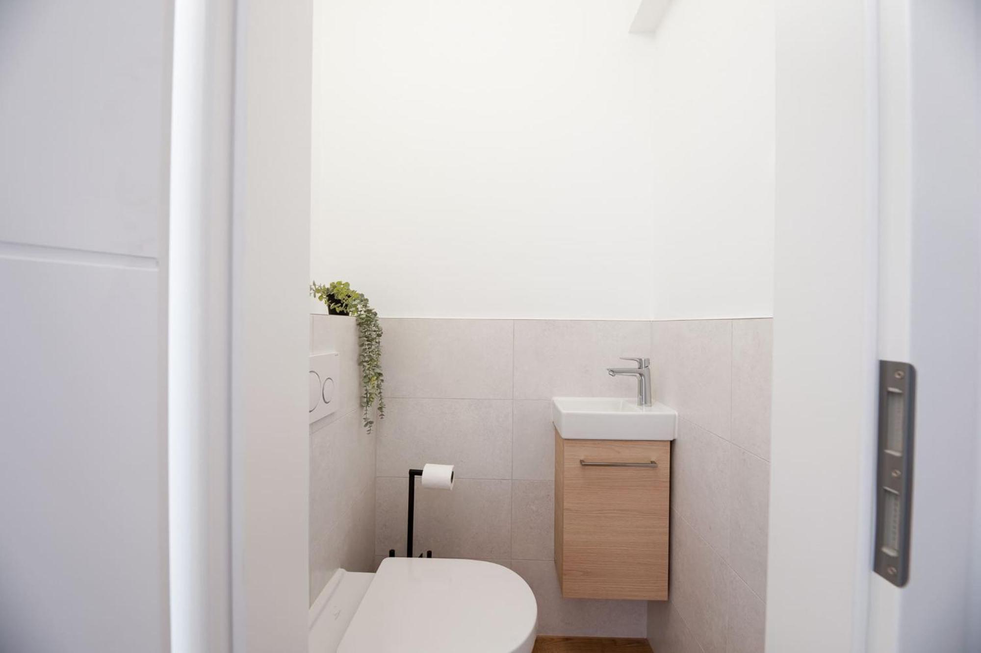 Chic 2br Downtown To Work, Rest & Explore Apartment
