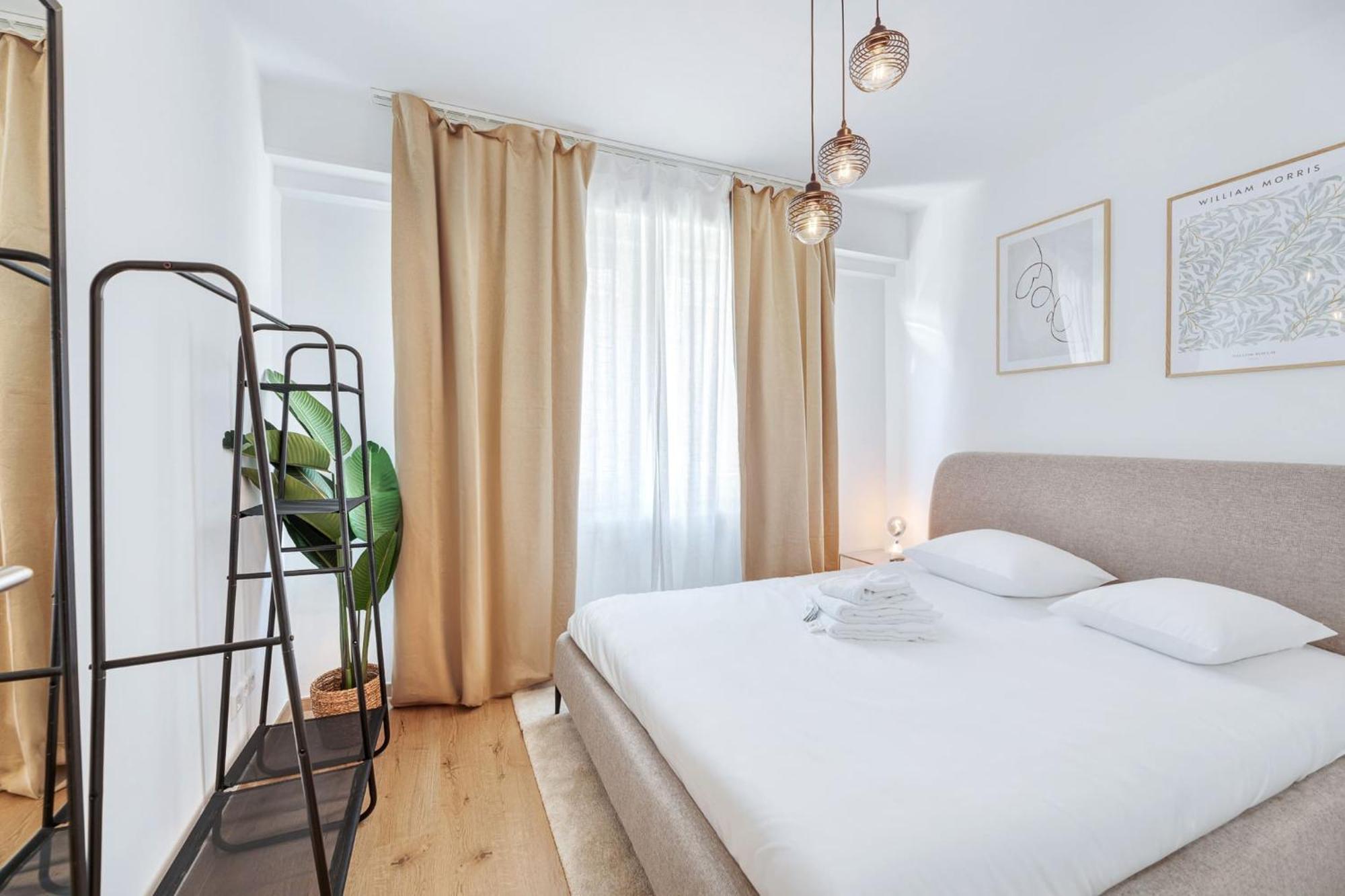 Chic 2br Downtown To Work, Rest & Explore *